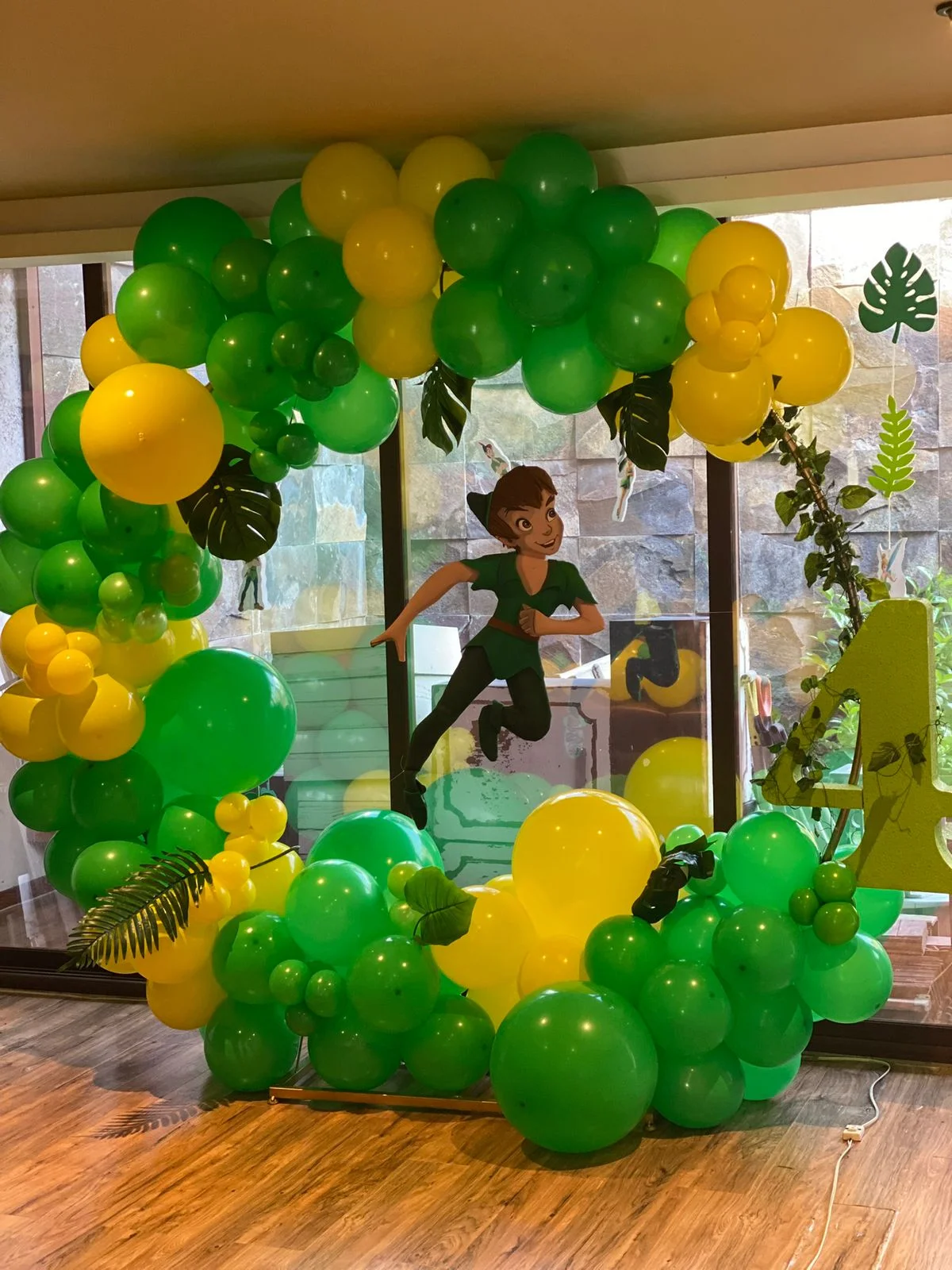 Decoración con globos color pastel para fiestas